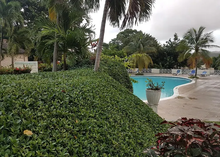 Skycastle Oasis Apartment Ocho Rios